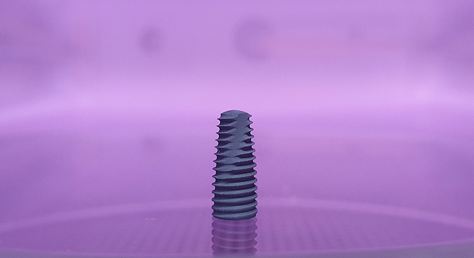 等離子體處理提高氧化鋯種植體表面親水性